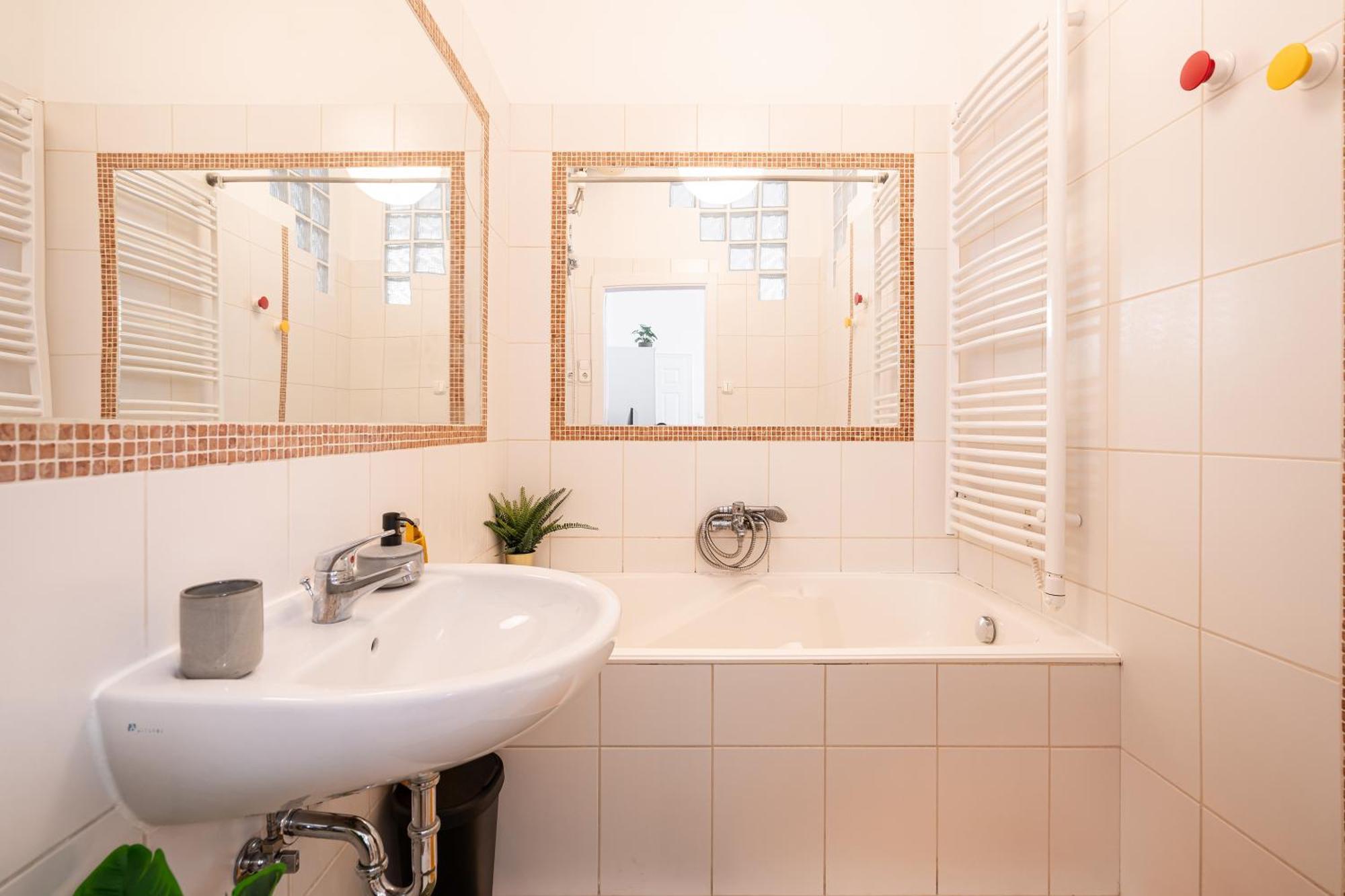 Cosmopolitan Studio - Chic Getaway In A Fancy Neighbourhood Budapest Eksteriør billede