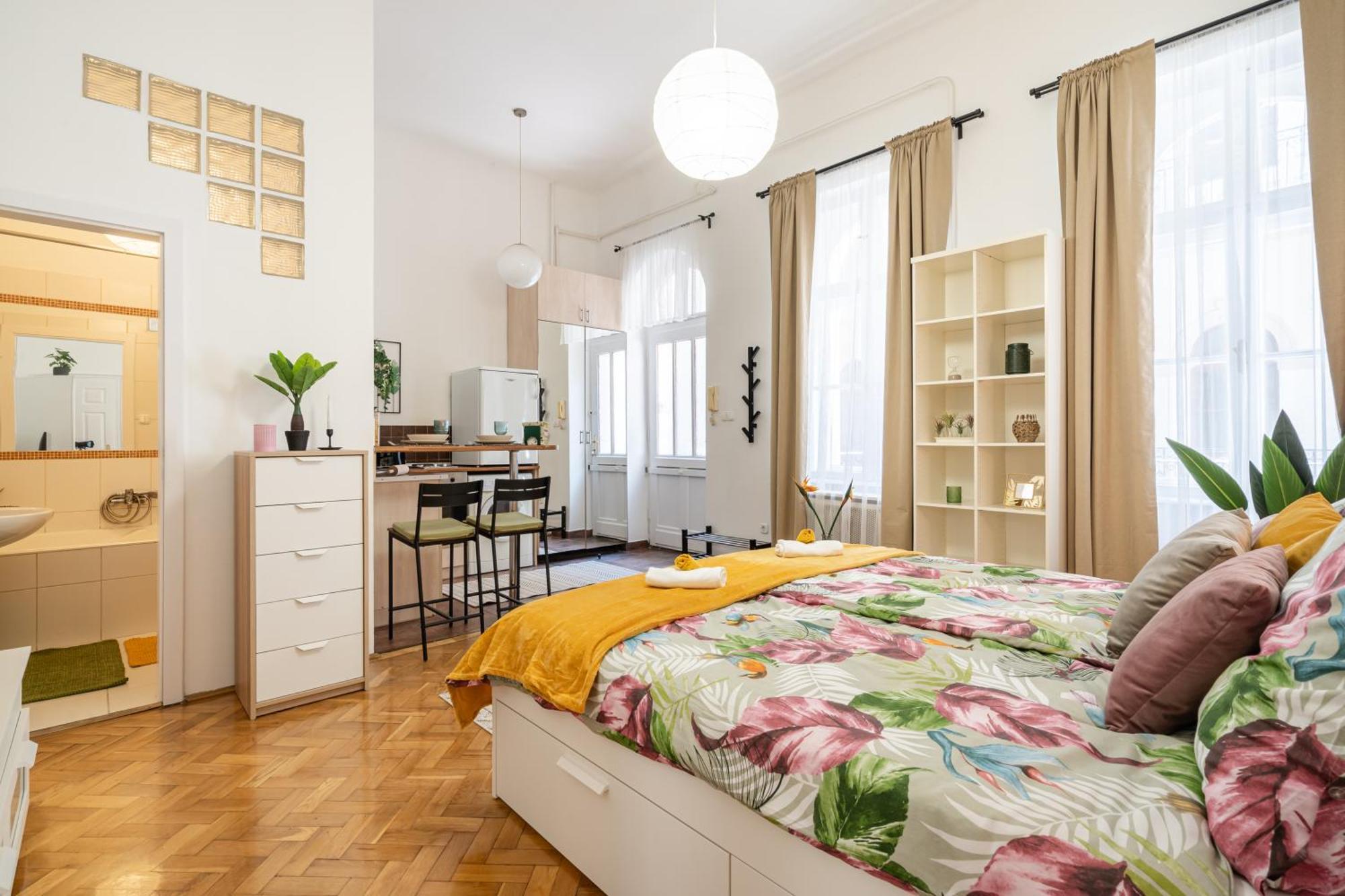 Cosmopolitan Studio - Chic Getaway In A Fancy Neighbourhood Budapest Eksteriør billede