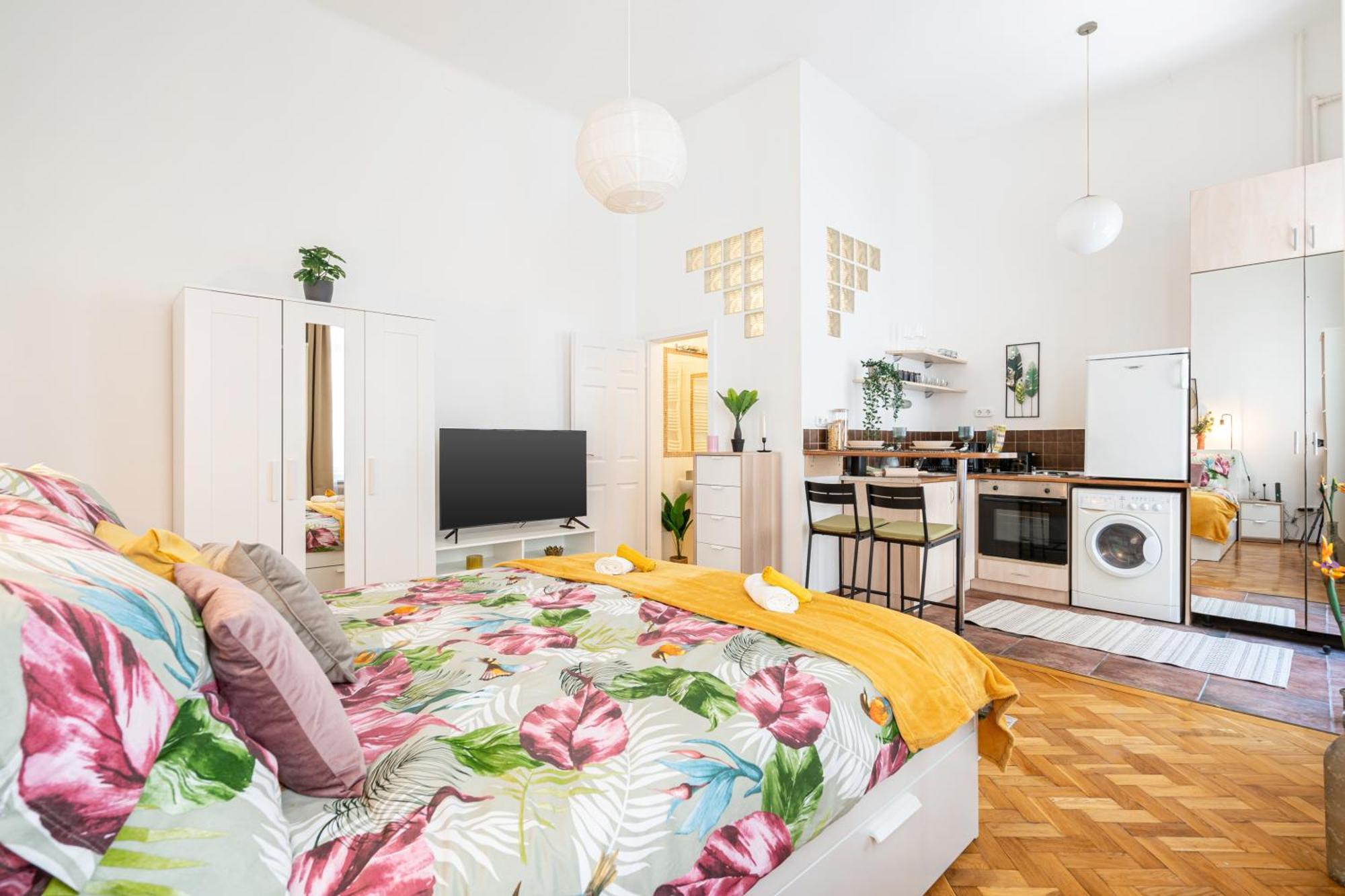 Cosmopolitan Studio - Chic Getaway In A Fancy Neighbourhood Budapest Eksteriør billede