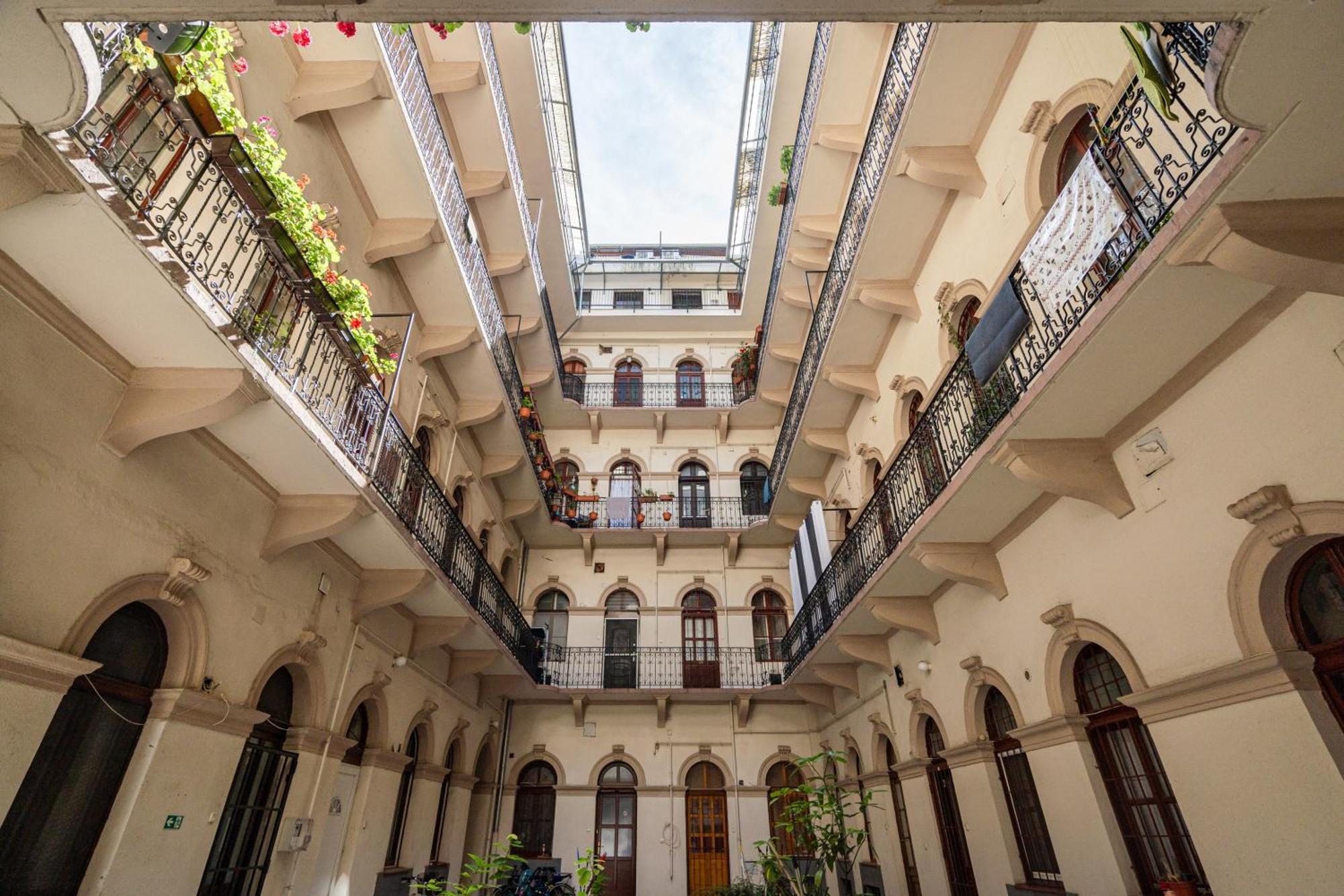 Cosmopolitan Studio - Chic Getaway In A Fancy Neighbourhood Budapest Eksteriør billede