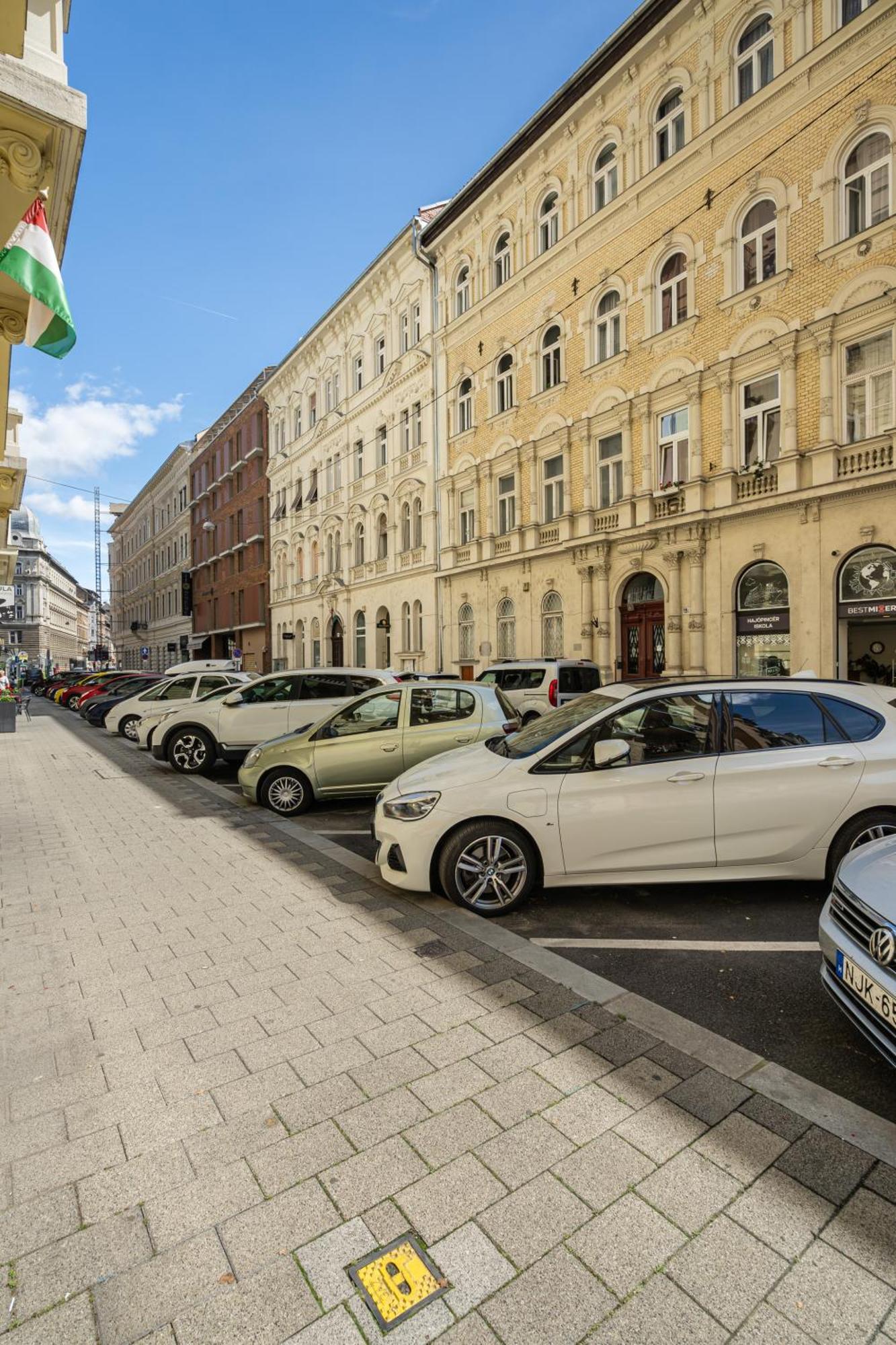 Cosmopolitan Studio - Chic Getaway In A Fancy Neighbourhood Budapest Eksteriør billede